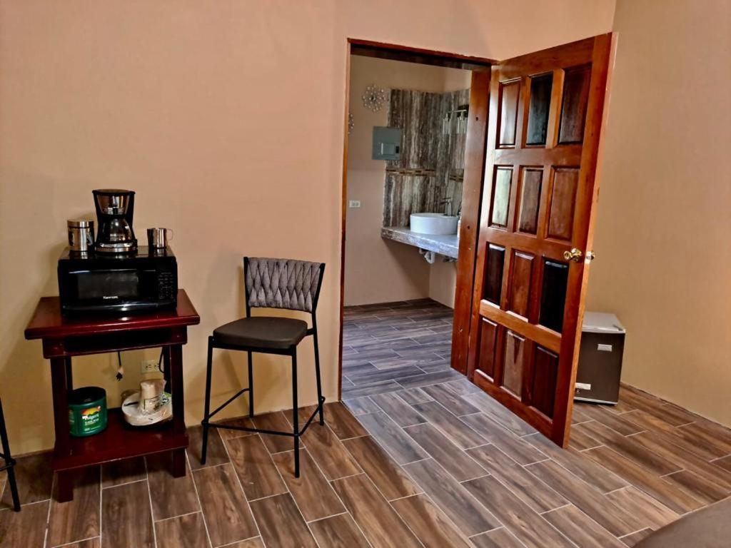 Banyan Rose Room 3 Orange Walk Town ภายนอก รูปภาพ