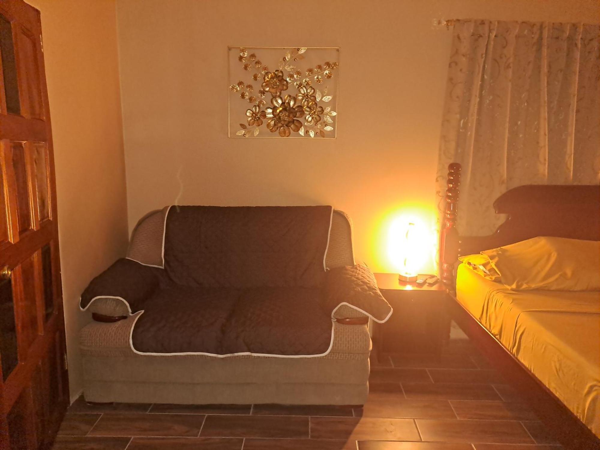 Banyan Rose Room 3 Orange Walk Town ภายนอก รูปภาพ